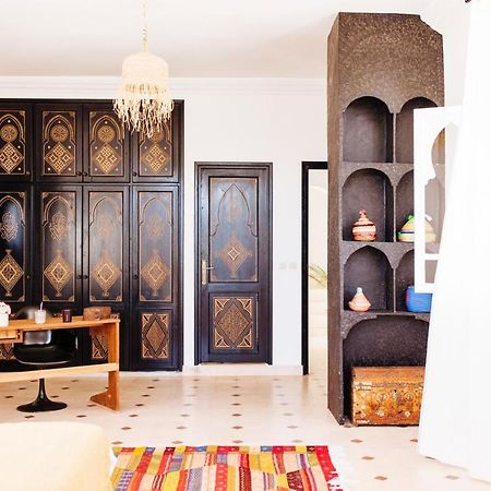 La Maison Des Ailleurs Suvayr Dış mekan fotoğraf
