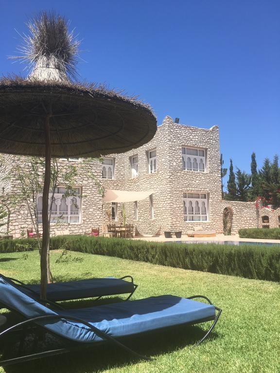 La Maison Des Ailleurs Suvayr Dış mekan fotoğraf