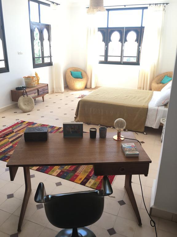 La Maison Des Ailleurs Suvayr Dış mekan fotoğraf