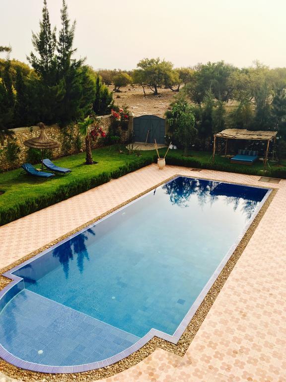La Maison Des Ailleurs Suvayr Dış mekan fotoğraf