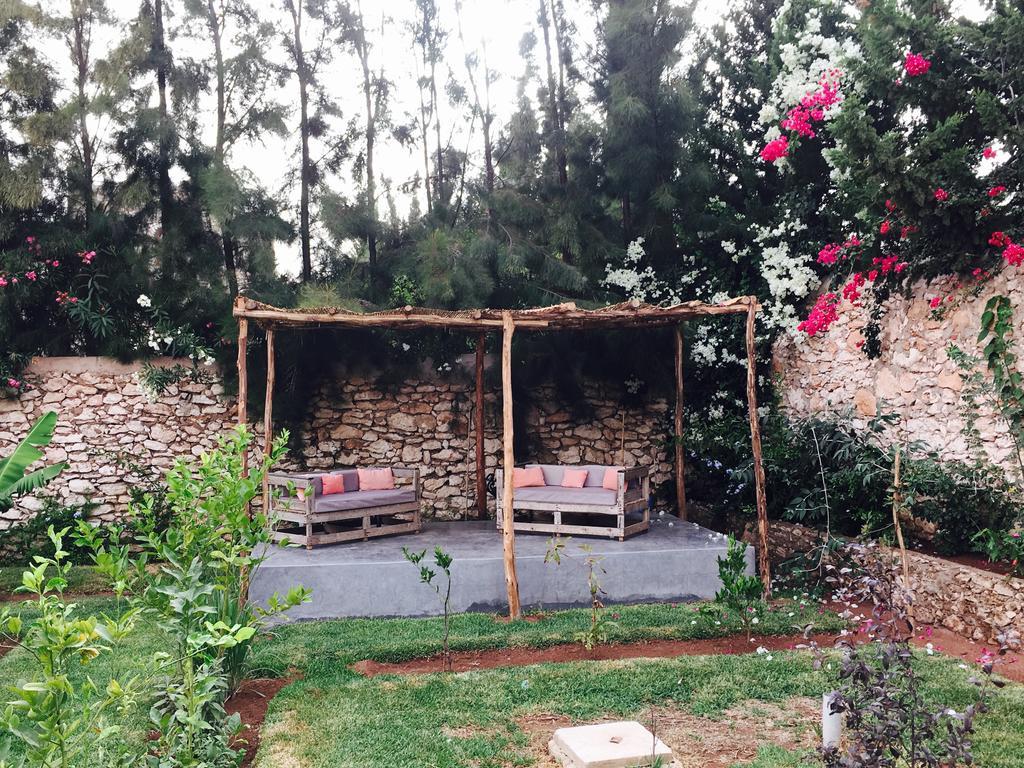 La Maison Des Ailleurs Suvayr Dış mekan fotoğraf