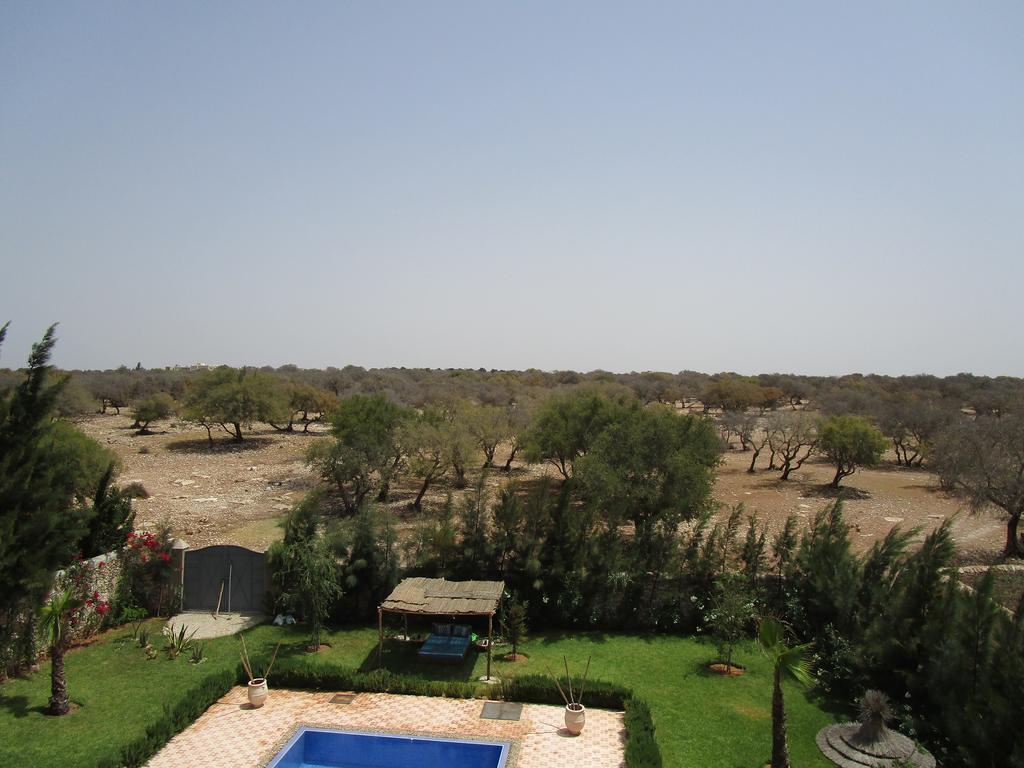 La Maison Des Ailleurs Suvayr Dış mekan fotoğraf