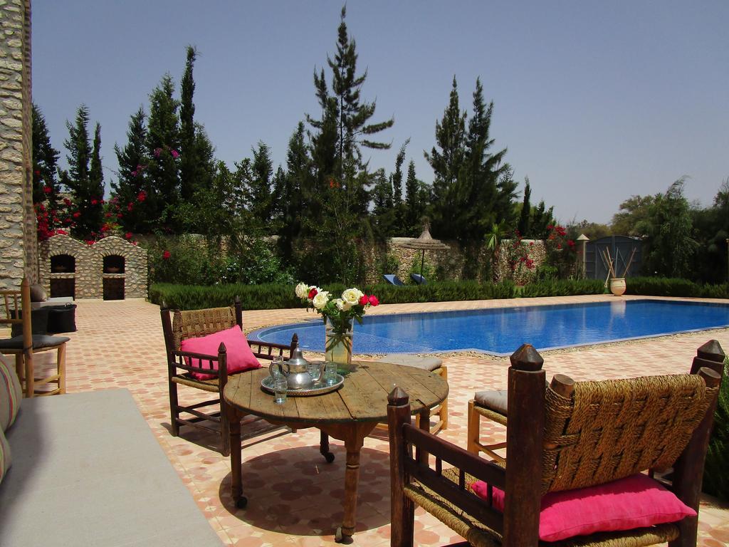 La Maison Des Ailleurs Suvayr Dış mekan fotoğraf
