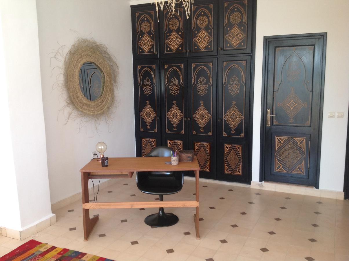 La Maison Des Ailleurs Suvayr Dış mekan fotoğraf