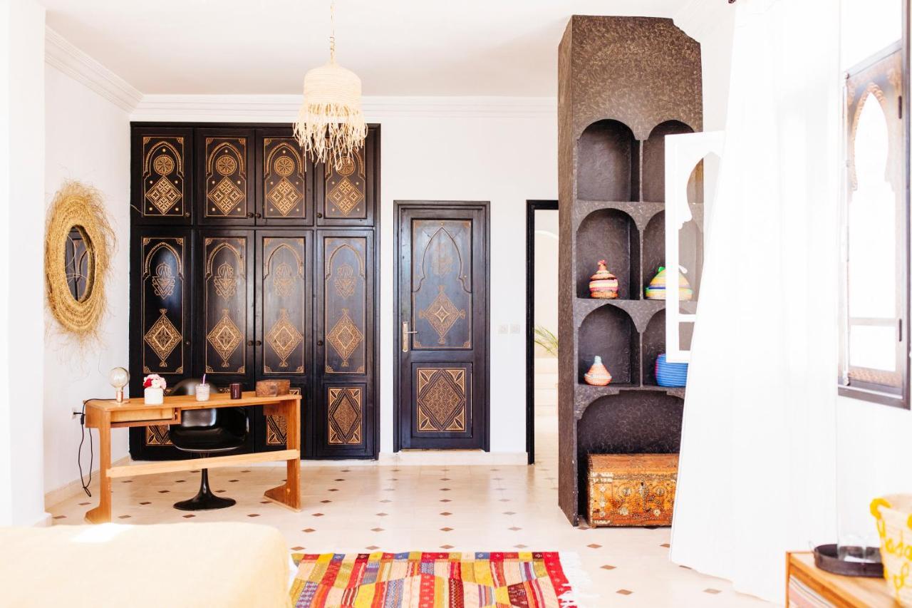 La Maison Des Ailleurs Suvayr Dış mekan fotoğraf